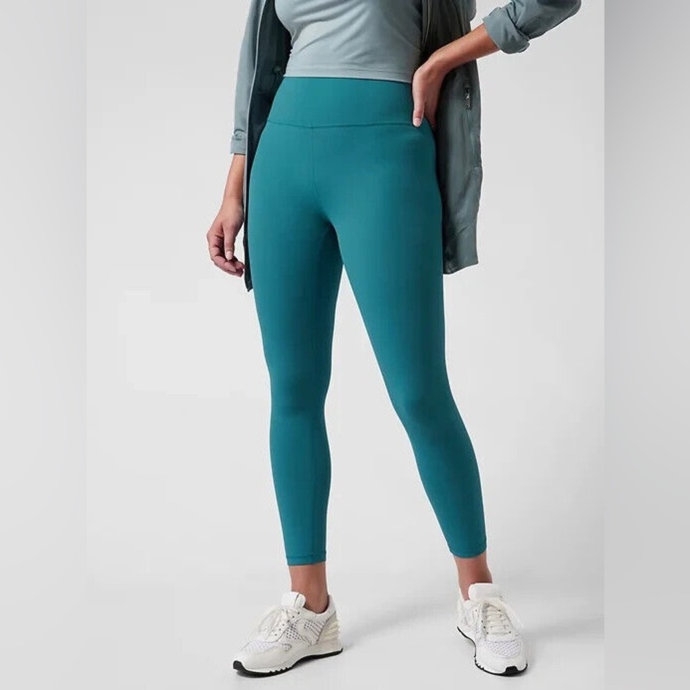Athleta Transcend 7/8 Tight in Borealis Green Small petite